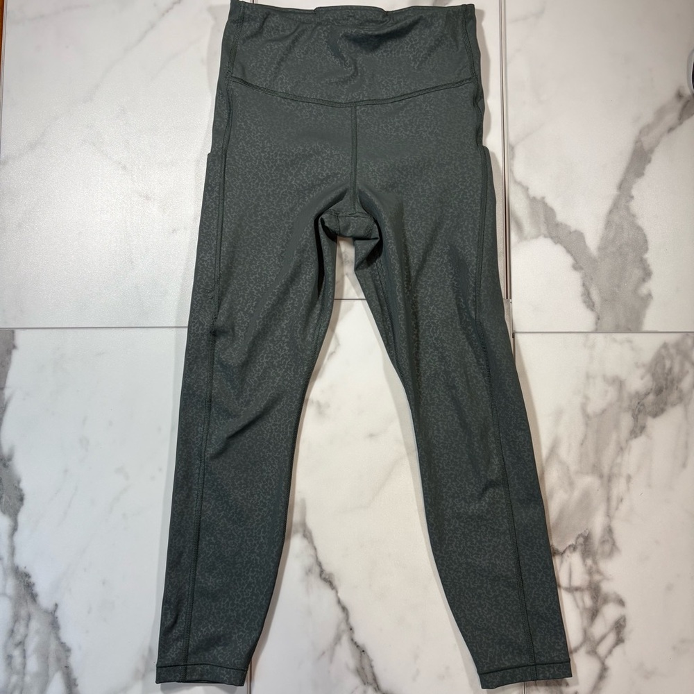 Athleta Sage Green Ultimate Stash Pocket Embossed Tights Sage Women Size Small